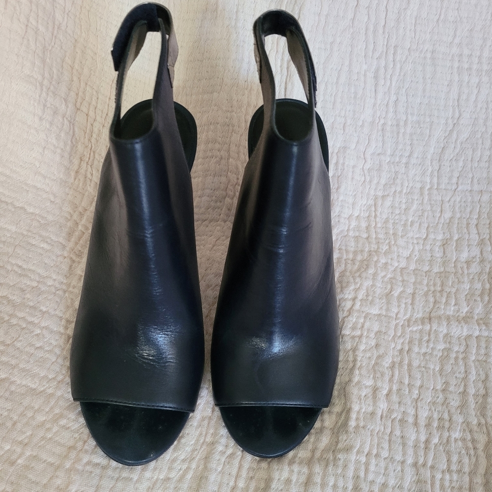 Heels - Picture 3 of 4